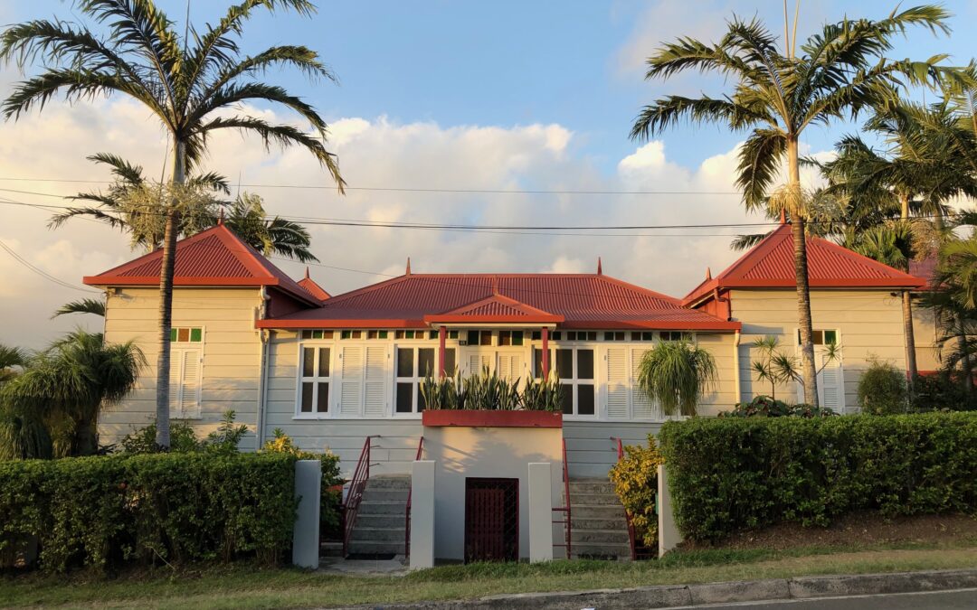 VILLA COLONIALE SUR 2 NIVEAUX – 2ème VALLEE DU TIR à la Vente